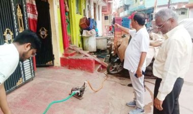 टूल्लू पम्प से पीने का पानी खीचने वालो पर निगम की कार्यवाही