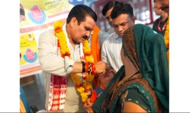 राज्य मंत्री श्री गौतम टेटवाल ने पल्स पोलियो अभियान में बच्चों को पिलाई दवा