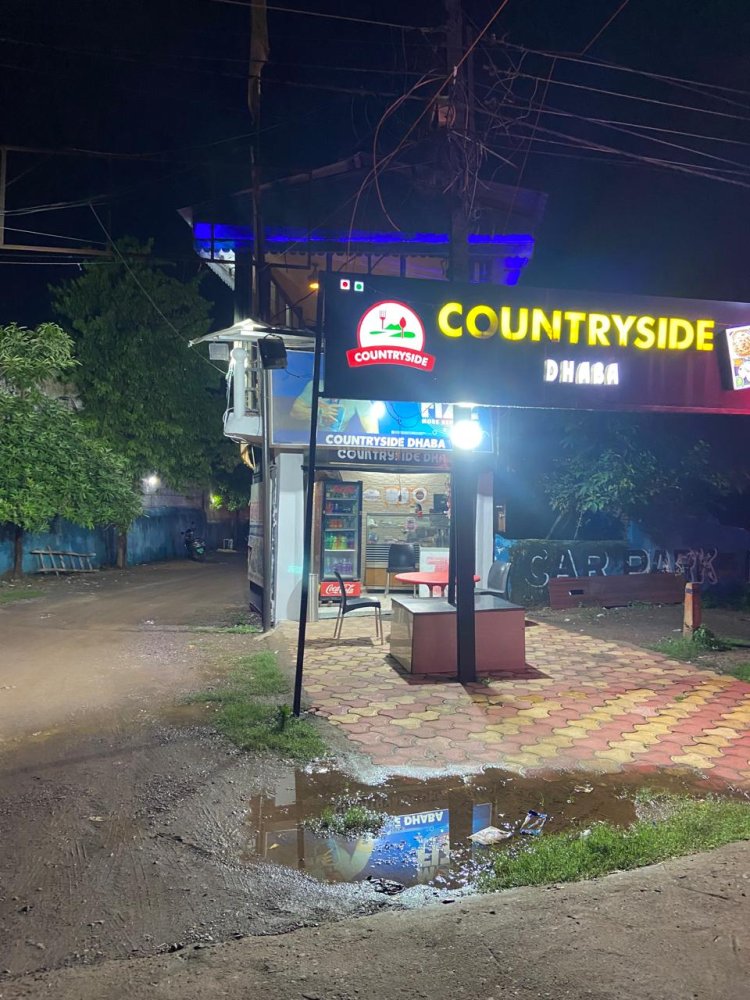 रायपुर मे धड़ल्ले से पिलायी जा रही  शराब...