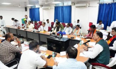 स्वास्थ्य मंत्री की अध्यक्षता में स्वशासी समिति की बैठक