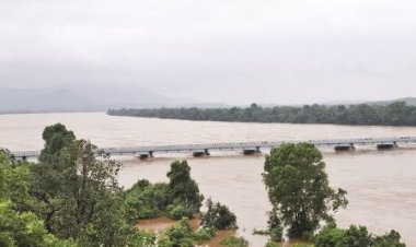 इंद्रावती खतरे के निशान से ऊपर, दर्जनों गांव बने टापू