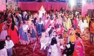 बारिश के बाद भी डांडिया महोत्सव में झूमे लोग