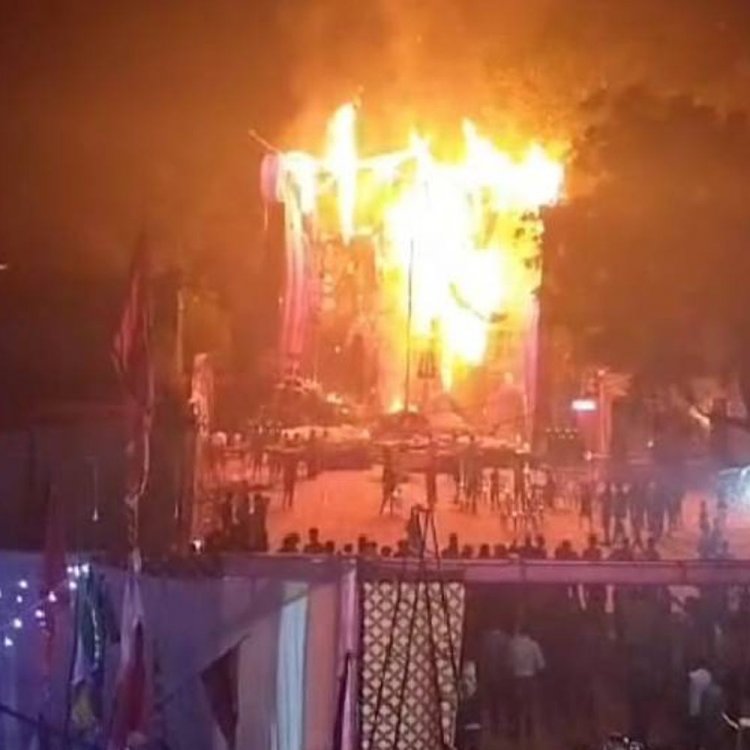 जबलपुर में 51 फीट ऊंची प्रतिमा में लगी आग:आज होना था मां काली की प्रतिमा का विसर्जन, मधुमक्खी का छत्ता हटाते समय हुआ हादसा