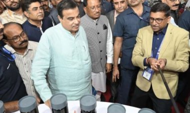 केन्द्रीय सड़क परिवहन एवं राजमार्ग मंत्री श्री नितिन गडकरी ने भारतीय सड़क कांग्रेस अन्तर्गत आयोजित तकनीकी प्रदर्शनी का किया अवलोकन