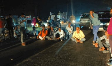 विधायक डंग ने बिजली ऑफिस के बाहर दिया धरना:बोले- बिजली कर्मचारियों की वजह से किसान परेशान; 100KV ट्रांसफॉर्मर ​​​​​​​पर 139KV का लोड