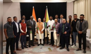 प्रधानमंत्री नरेंद्र मोदी से मुलाकात के बाद प्रभावित हुए क्लाइव लॉयड, कहा- उनके जैसे और पीएम चाहिए