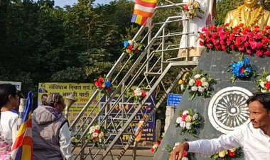 बालाघाट में मनाया गया संविधान दिवस:अनुयायियों ने निर्माता डॉ. आंबेडकर को किया याद, प्रतिमा पर किया माल्यार्पण