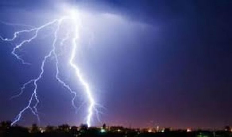 युगांडा के एक शरणार्थी शिविर में चर्च पर आकाशीय बिजली गिरने से 14 लोगों की मौत