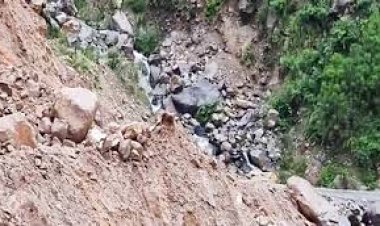 भारतीय शेयर बाजार लाल निशान में बंद, 200 अंक गिरा सेंसेक्स