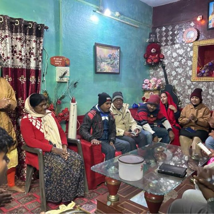 भोपाल में क्रिसमस उत्सव की धूम:धार्मिक गीतों और नृत्य के साथ मसीही समाज ने निकाली यात्रा