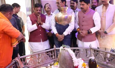 उपमुख्यमंत्री ने किया गृह ग्राम का दौरा:कुलदेवी और शिव मंदिर में पूजा के बाद जनता की समस्याएं सुनीं